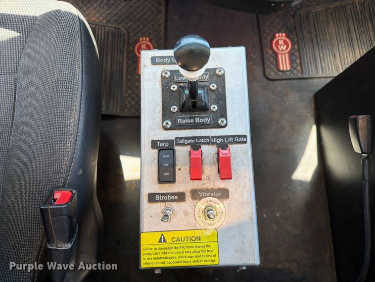 image for item ZA0843 2025 Kenworth T880 dump truck