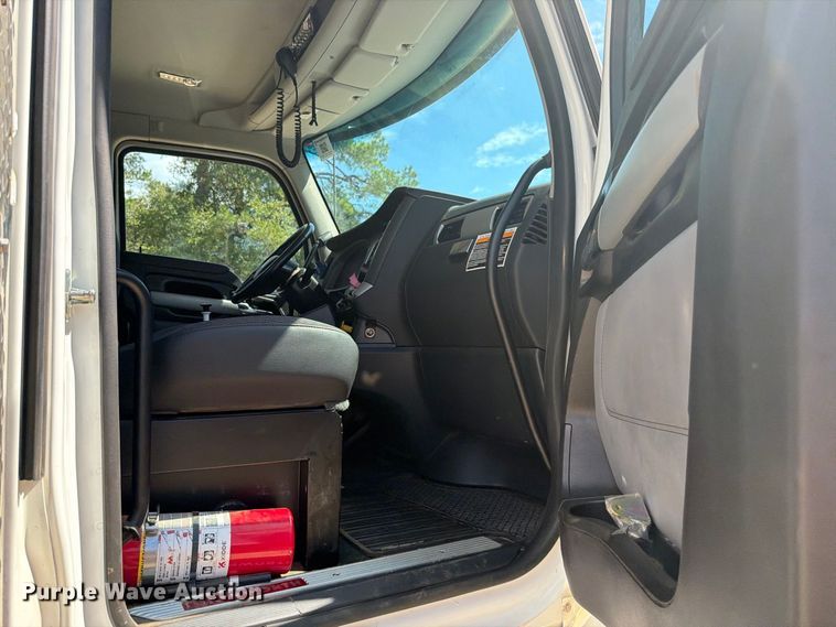 image for item ZA0843 2025 Kenworth T880 dump truck