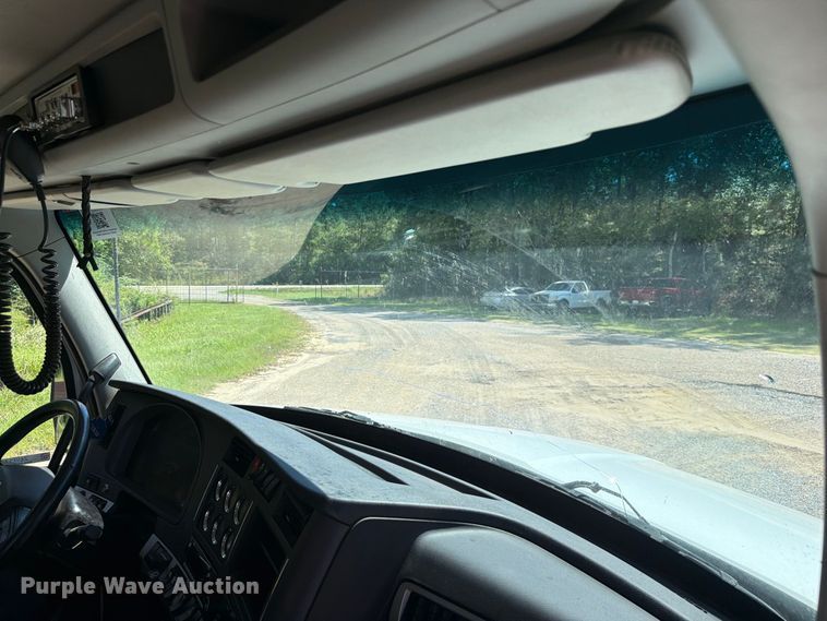 image for item ZA0843 2025 Kenworth T880 dump truck