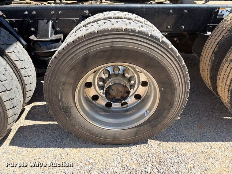 image for item ZA0843 2025 Kenworth T880 dump truck
