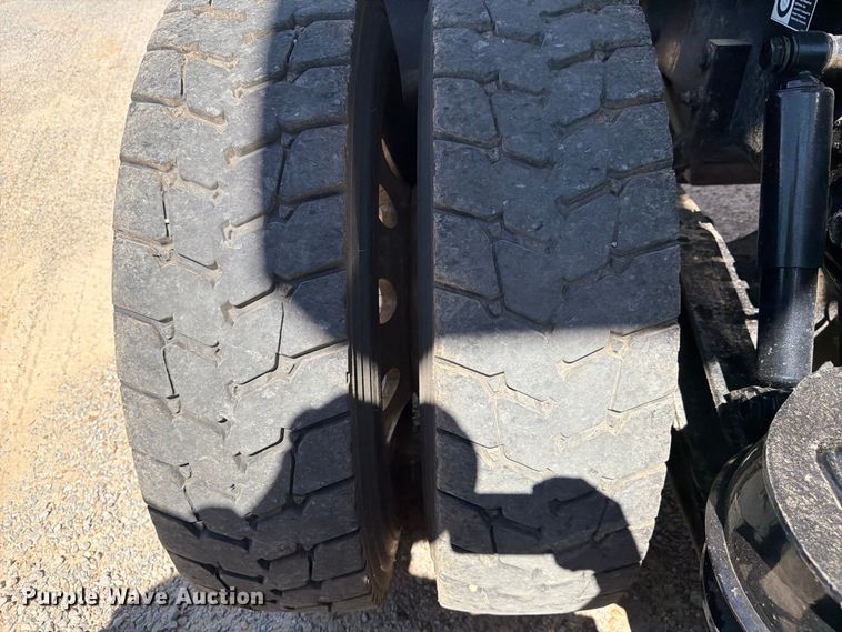 image for item ZA0843 2025 Kenworth T880 dump truck