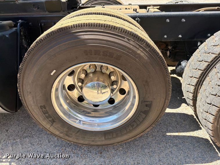 image for item ZA0843 2025 Kenworth T880 dump truck