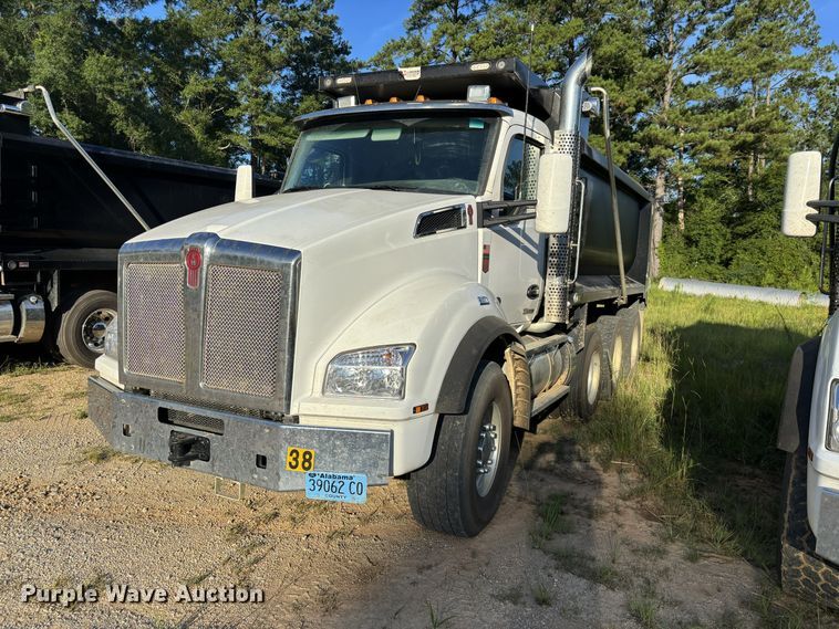 2025 Kenworth T880 dump truck