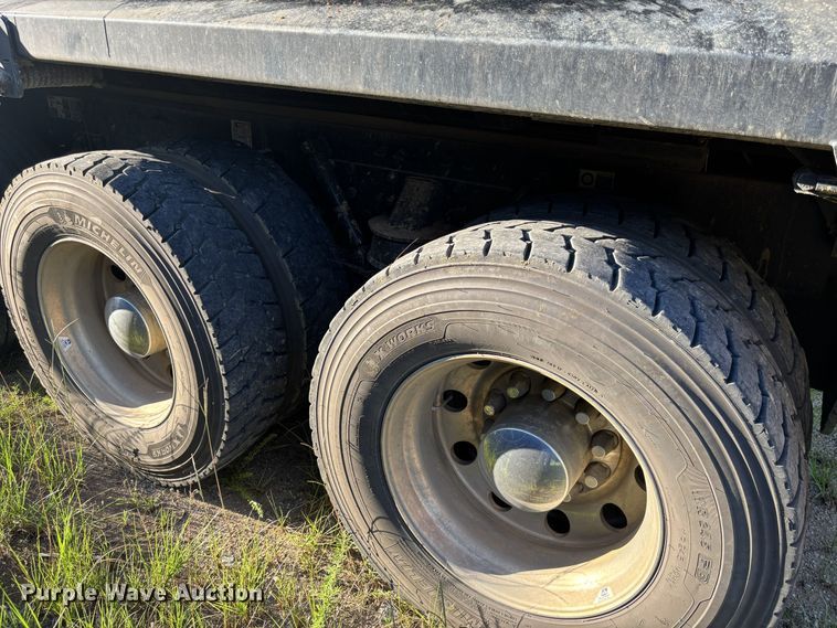image for item ZA0844 2025 Kenworth T880 dump truck