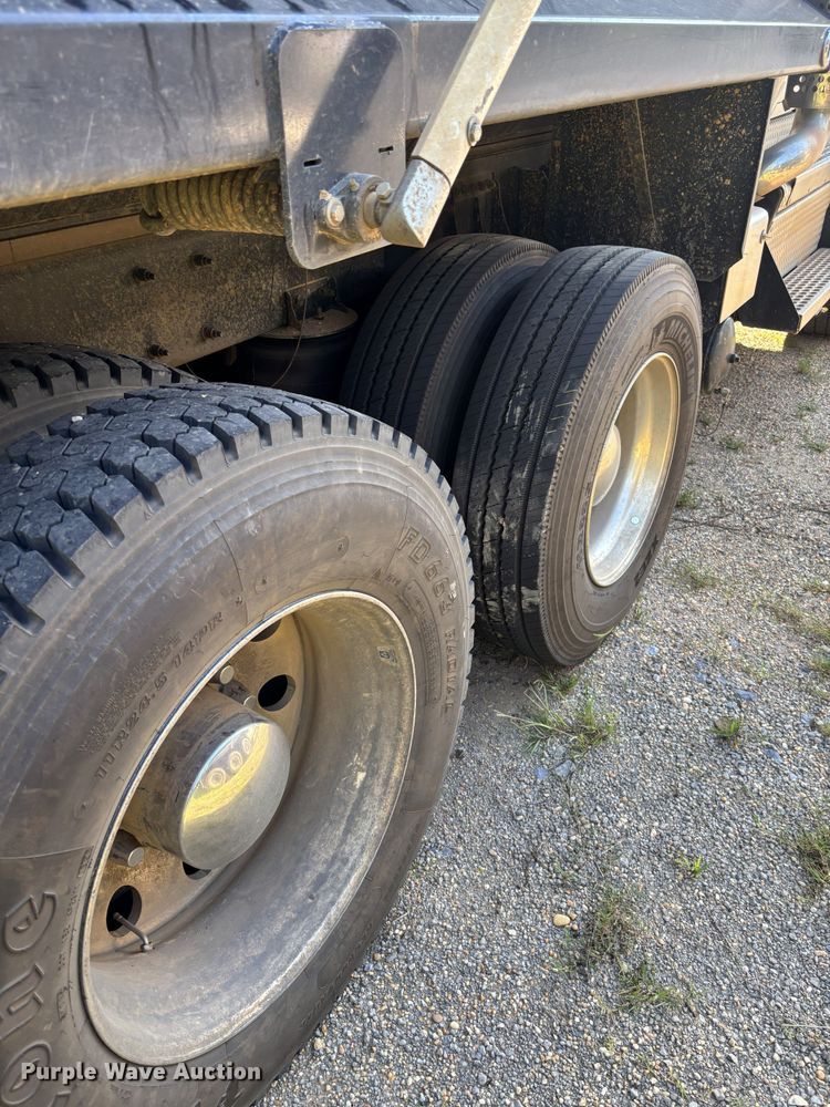 image for item ZA0844 2025 Kenworth T880 dump truck