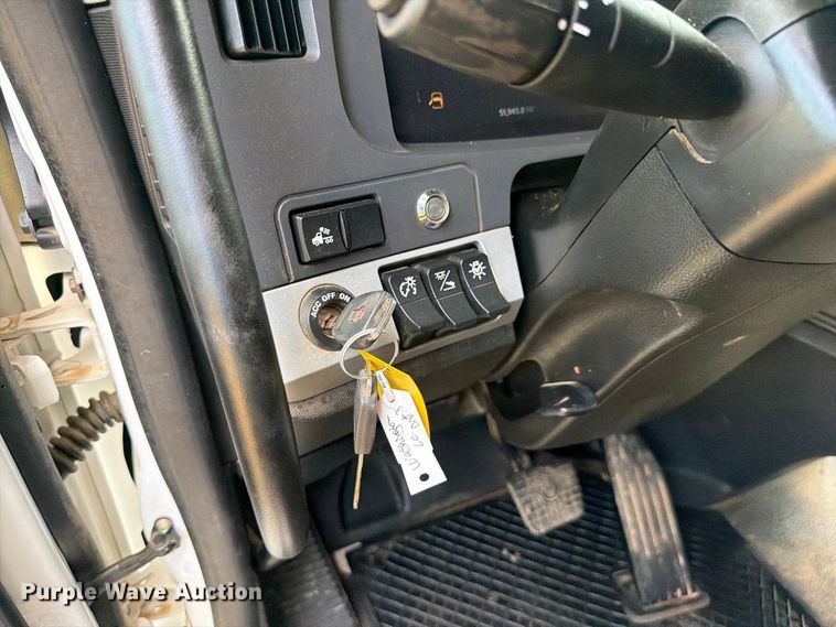 image for item ZA0844 2025 Kenworth T880 dump truck