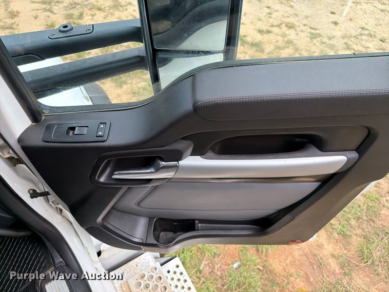 image for item ZA0844 2025 Kenworth T880 dump truck
