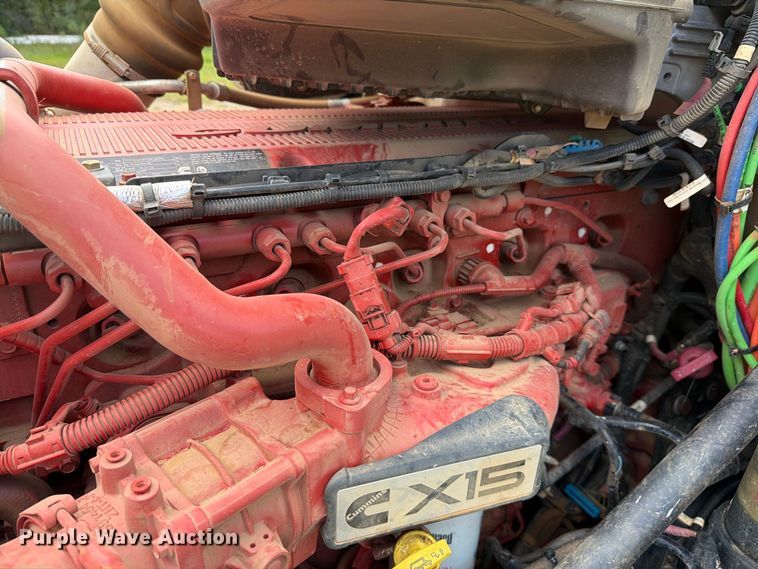 image for item ZA0844 2025 Kenworth T880 dump truck