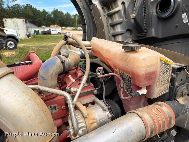 image for item ZA0844 2025 Kenworth T880 dump truck