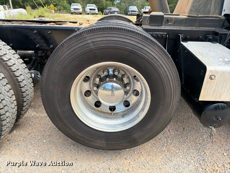 image for item ZA0844 2025 Kenworth T880 dump truck