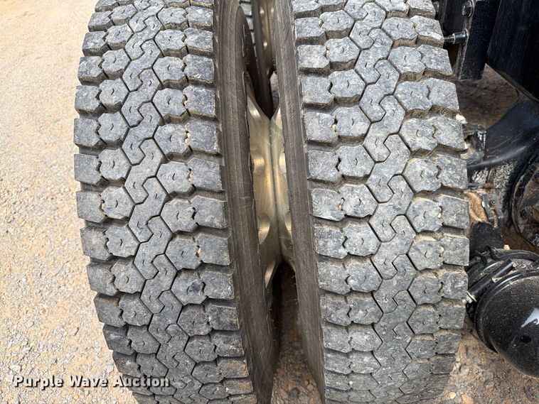 image for item ZA0844 2025 Kenworth T880 dump truck