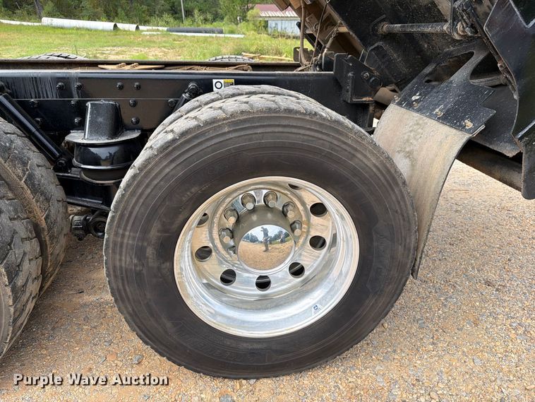 image for item ZA0844 2025 Kenworth T880 dump truck