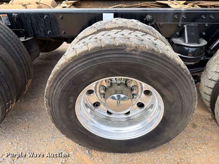 image for item ZA0844 2025 Kenworth T880 dump truck