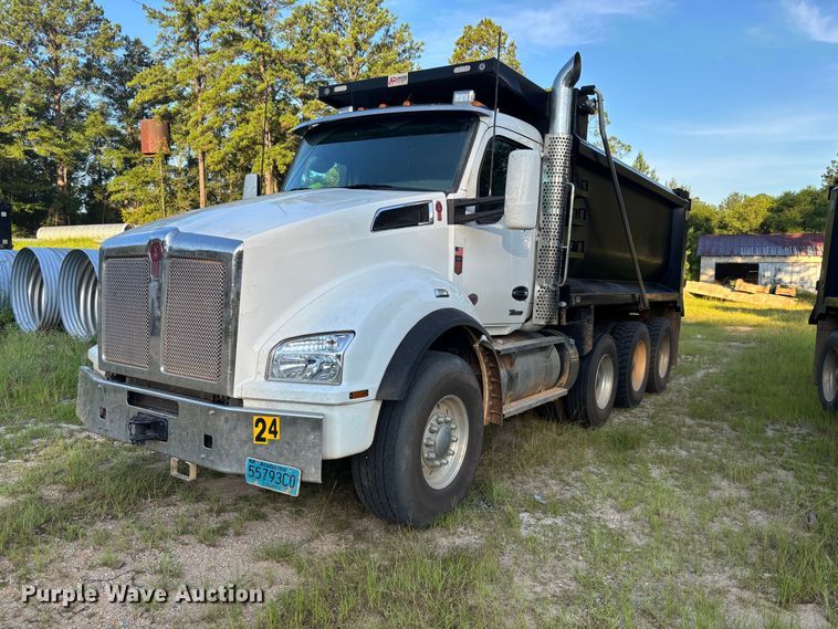 2025 Kenworth T880 dump truck