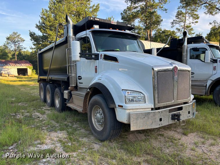 image for item ZA0845 2025 Kenworth T880 dump truck