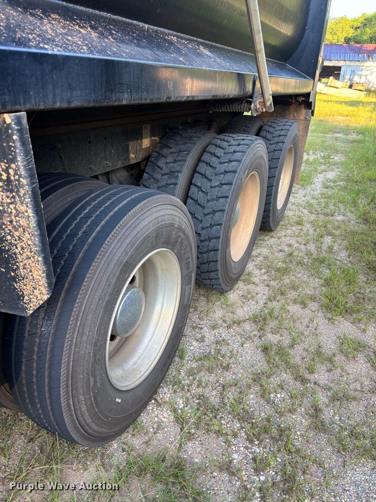 image for item ZA0845 2025 Kenworth T880 dump truck