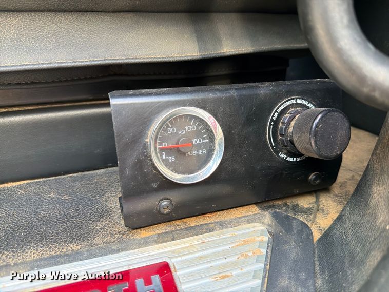 image for item ZA0845 2025 Kenworth T880 dump truck