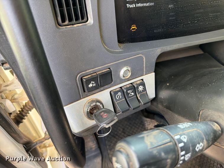 image for item ZA0845 2025 Kenworth T880 dump truck