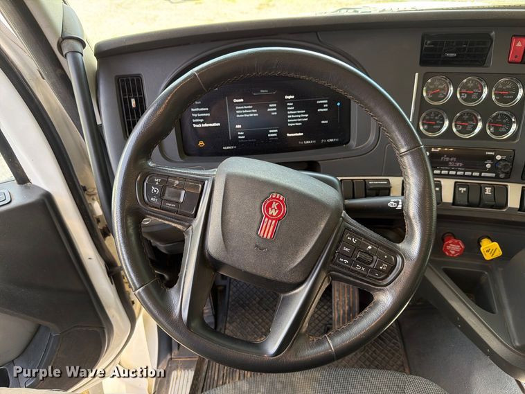 image for item ZA0845 2025 Kenworth T880 dump truck