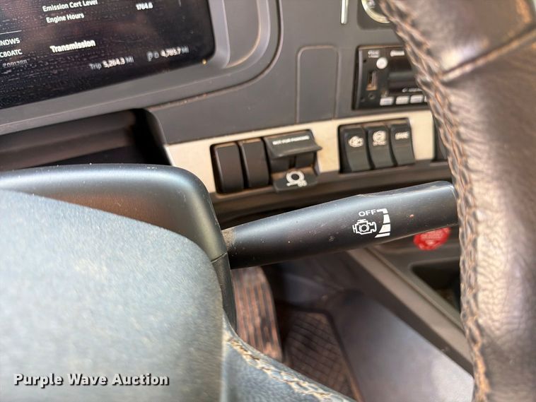 image for item ZA0845 2025 Kenworth T880 dump truck