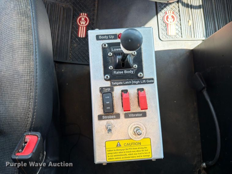 image for item ZA0845 2025 Kenworth T880 dump truck