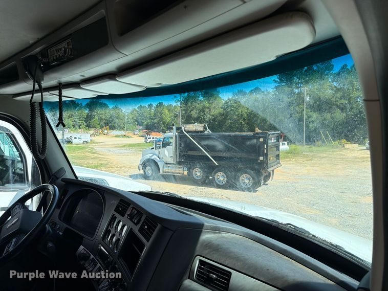 image for item ZA0845 2025 Kenworth T880 dump truck