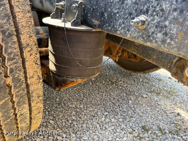 image for item ZA0845 2025 Kenworth T880 dump truck