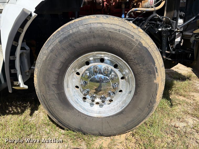 image for item ZA0845 2025 Kenworth T880 dump truck