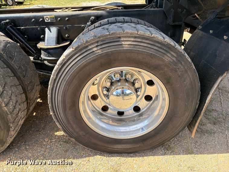 image for item ZA0845 2025 Kenworth T880 dump truck
