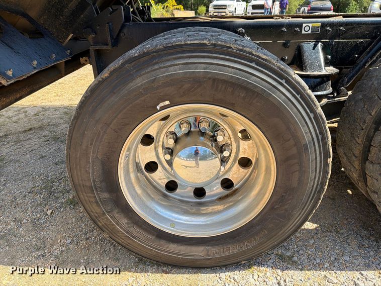 image for item ZA0845 2025 Kenworth T880 dump truck