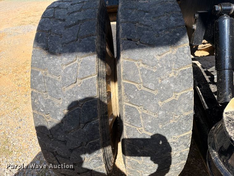 image for item ZA0845 2025 Kenworth T880 dump truck