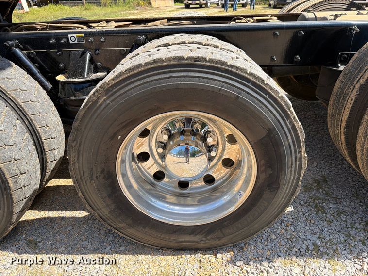 image for item ZA0845 2025 Kenworth T880 dump truck