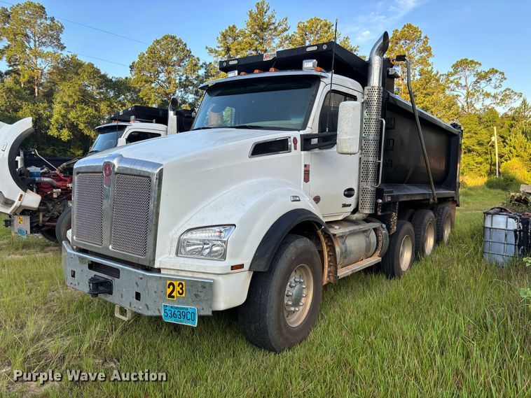 2025 Kenworth T880 dump truck