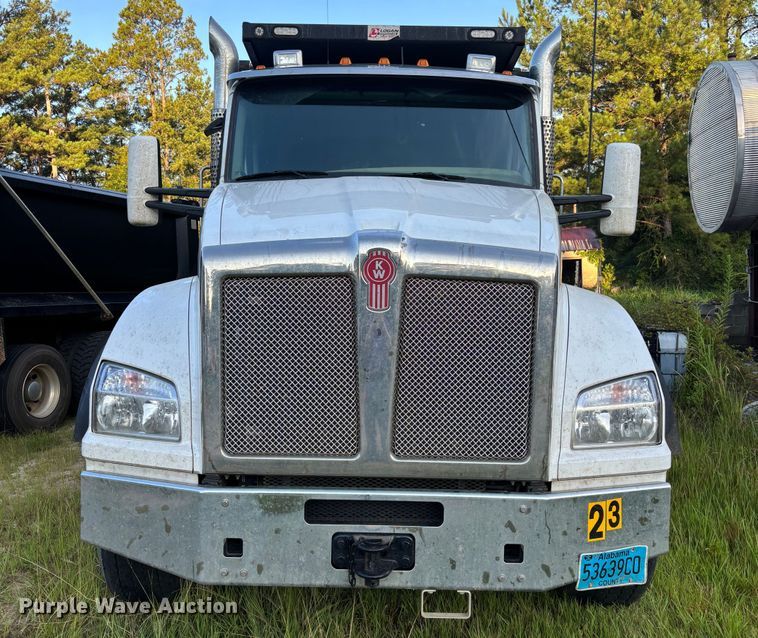 image for item ZA0846 2025 Kenworth T880 dump truck