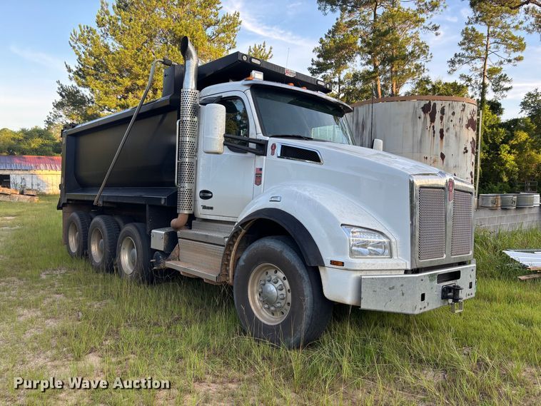 image for item ZA0846 2025 Kenworth T880 dump truck
