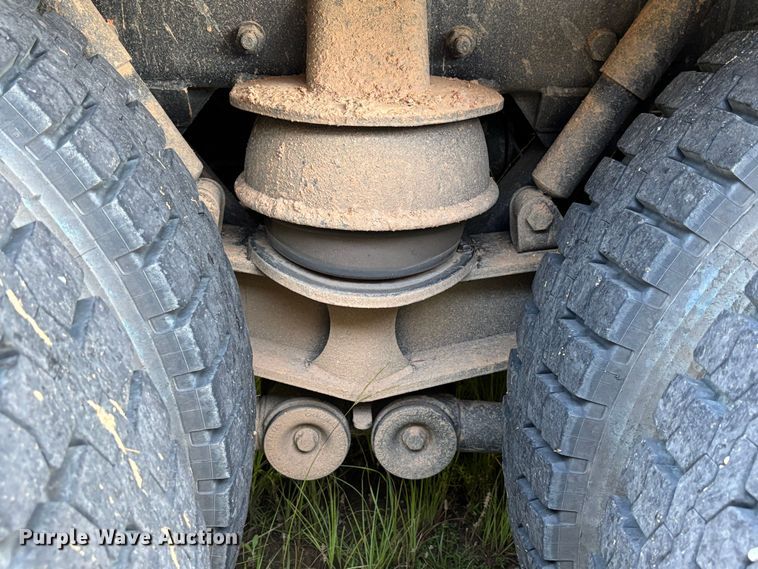image for item ZA0846 2025 Kenworth T880 dump truck