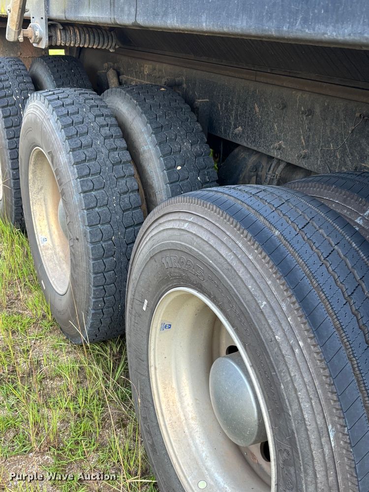 image for item ZA0846 2025 Kenworth T880 dump truck