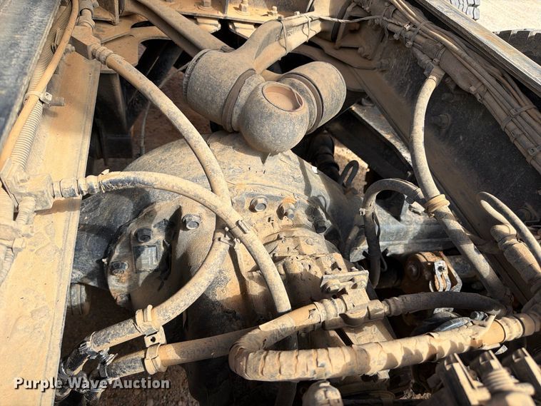 2025 Kenworth T880