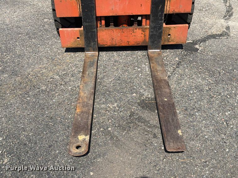 image for item DT2928 Yale G51P-040-CAS-G forklift