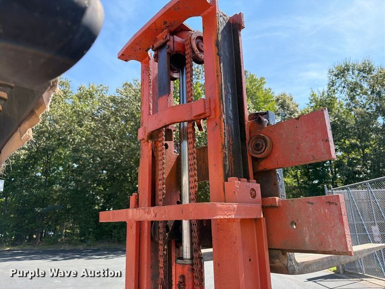 image for item DT2928 Yale G51P-040-CAS-G forklift