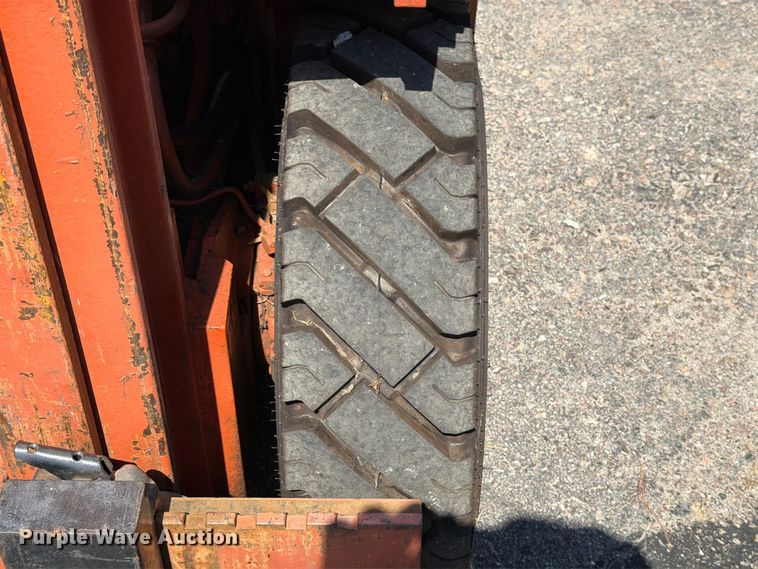 image for item DT2928 Yale G51P-040-CAS-G forklift