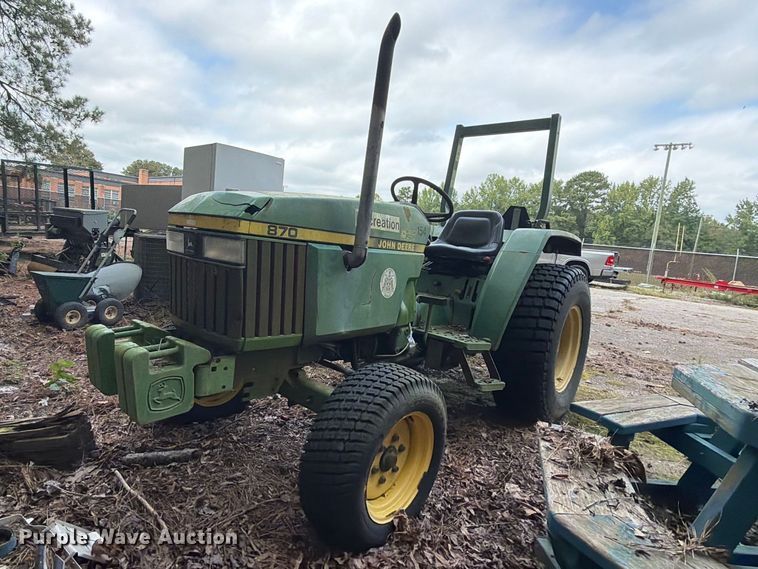 1990 John Deere 870 tractor