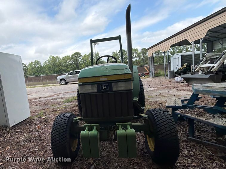 image for item DT2943 1990 John Deere 870 tractor