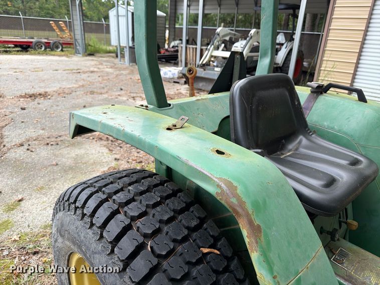 image for item DT2943 1990 John Deere 870 tractor