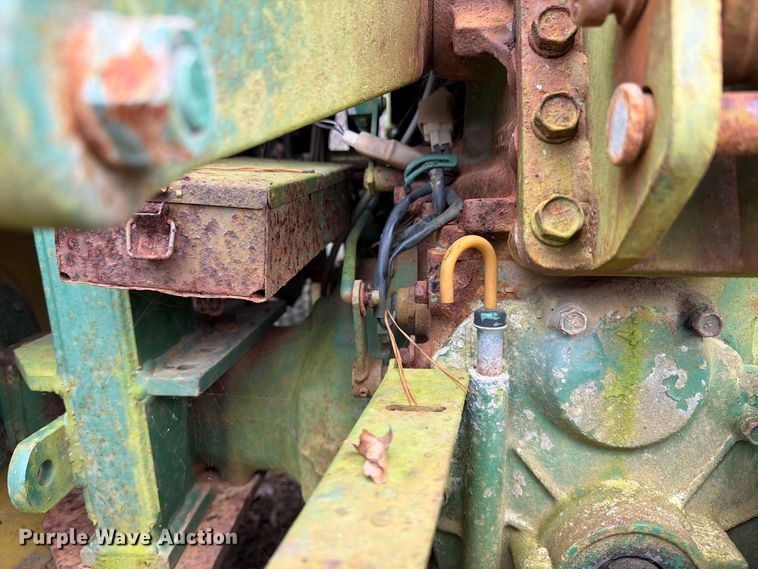 image for item DT2943 1990 John Deere 870 tractor