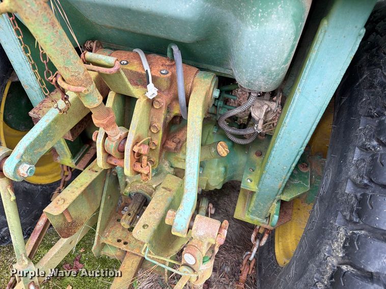image for item DT2943 1990 John Deere 870 tractor