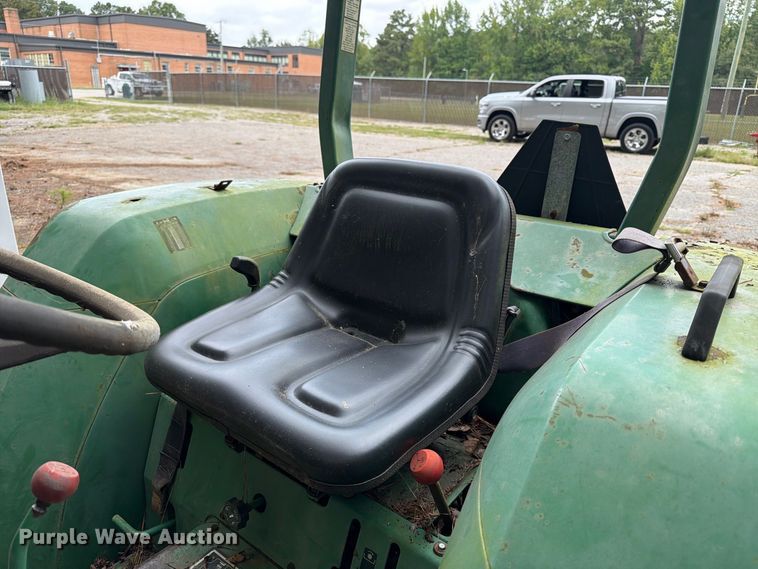 image for item DT2943 1990 John Deere 870 tractor