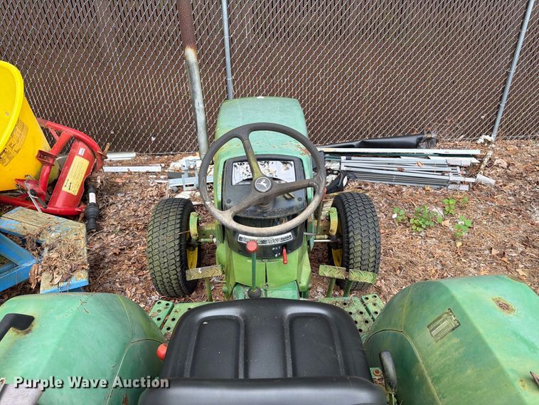 image for item DT2943 1990 John Deere 870 tractor