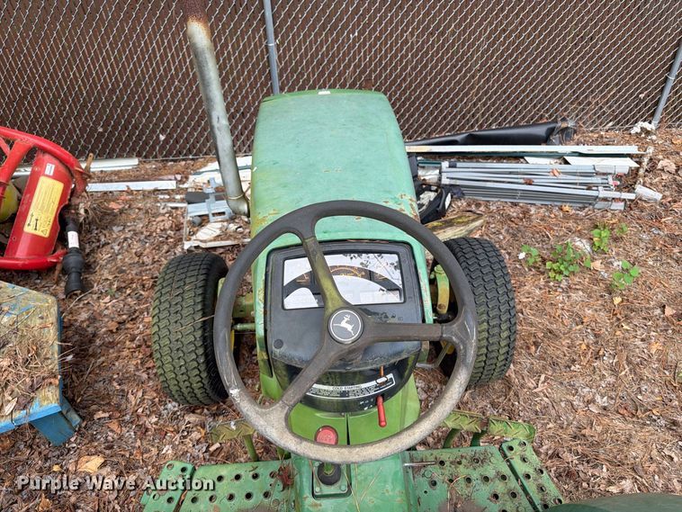 image for item DT2943 1990 John Deere 870 tractor