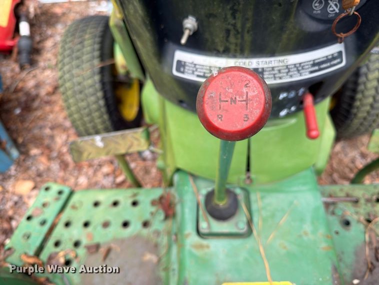 image for item DT2943 1990 John Deere 870 tractor